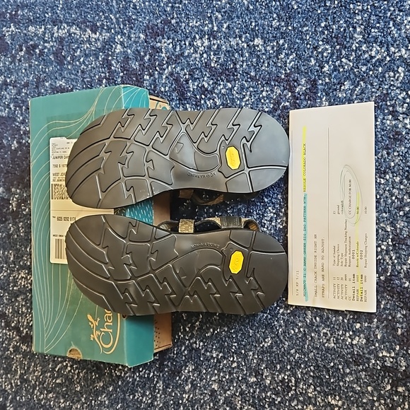 Women's Chaco sz 7 wide - Picture 5 of 10